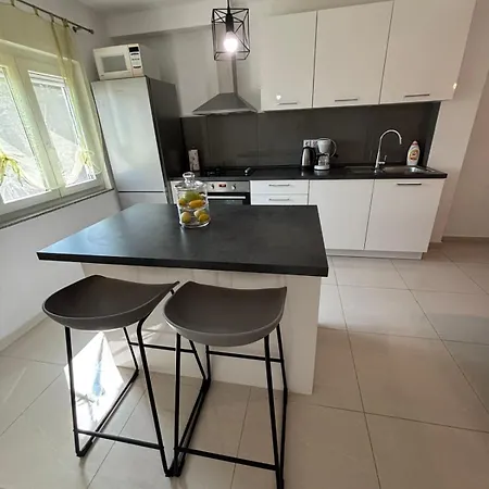 Apartmán New Ema Ii Vrh (Krk)